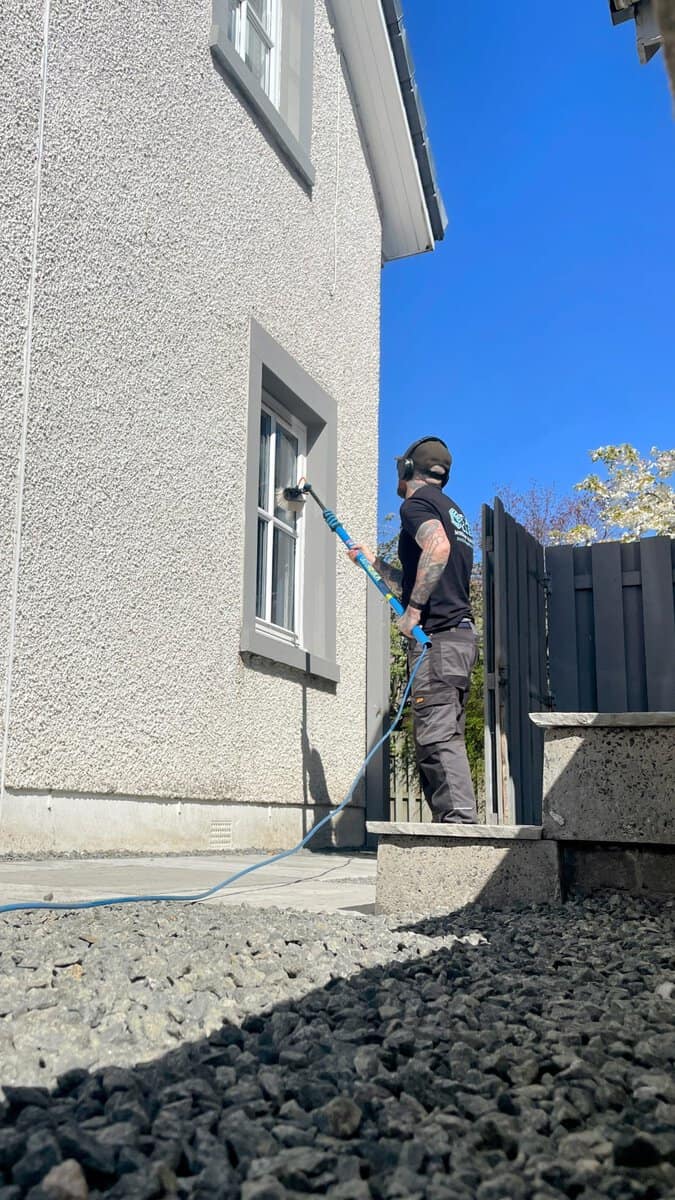 Window Cleaning, Reach and Wash Window Cleaning in Perth Scotland