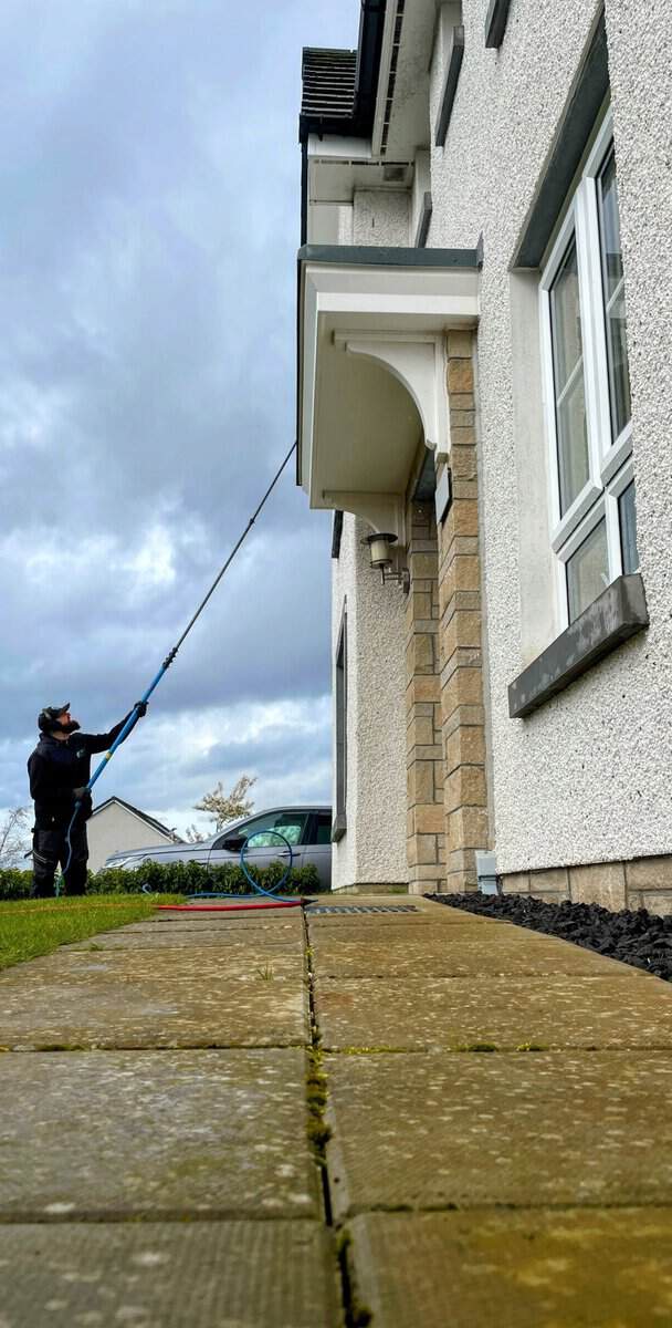 Window Cleaning, Reach and Wash Window Cleaning in Perth Scotland